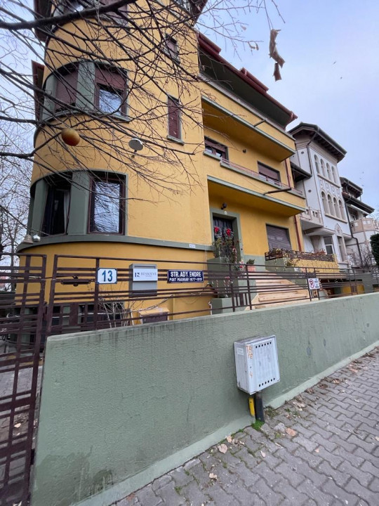 Inchiriere apartament 6 camere Clucerului