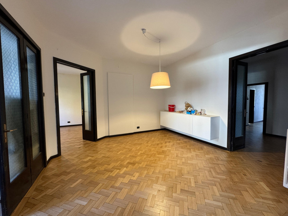 Inchiriere apartament 6 camere Clucerului