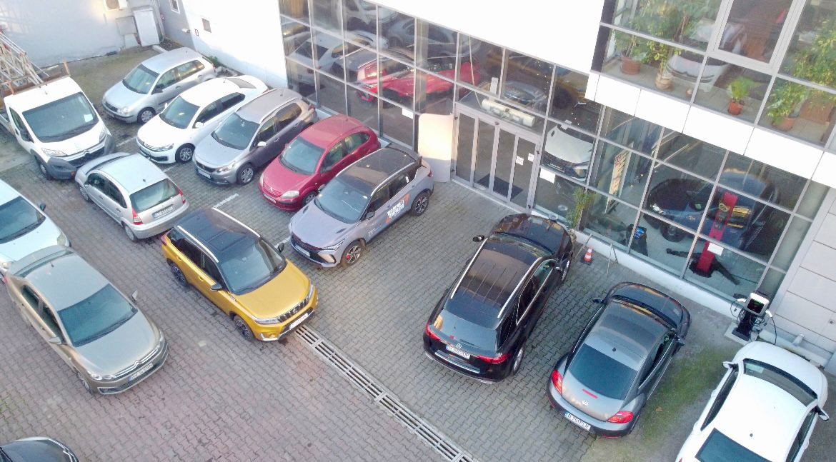 Spatiu comercial cu doua showroomuri complet functionale de vanzare in Berceni