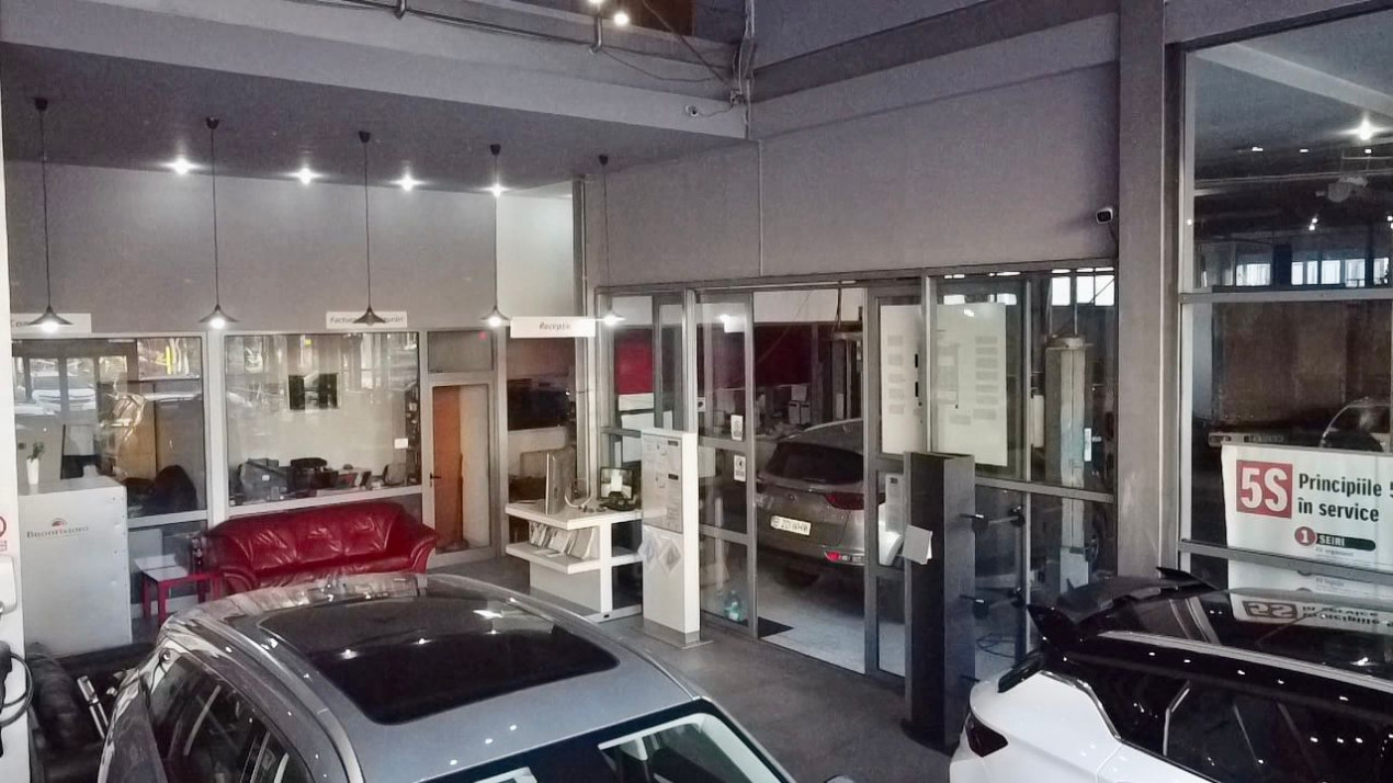 Spatiu comercial cu doua showroomuri complet functionale de vanzare in Berceni