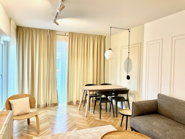 Apartament cu 2 cemere de inchiriat Bulevardul Unirii 