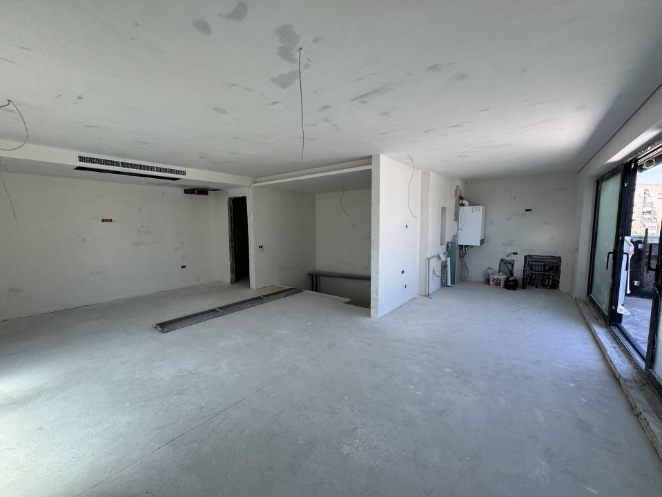 Duplex cu 3 camere de vanzare  Marriot  13 Septembrie
