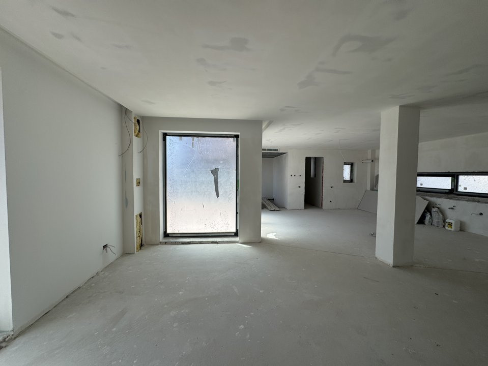 Duplex cu 3 camere de vanzare  Marriot  13 Septembrie