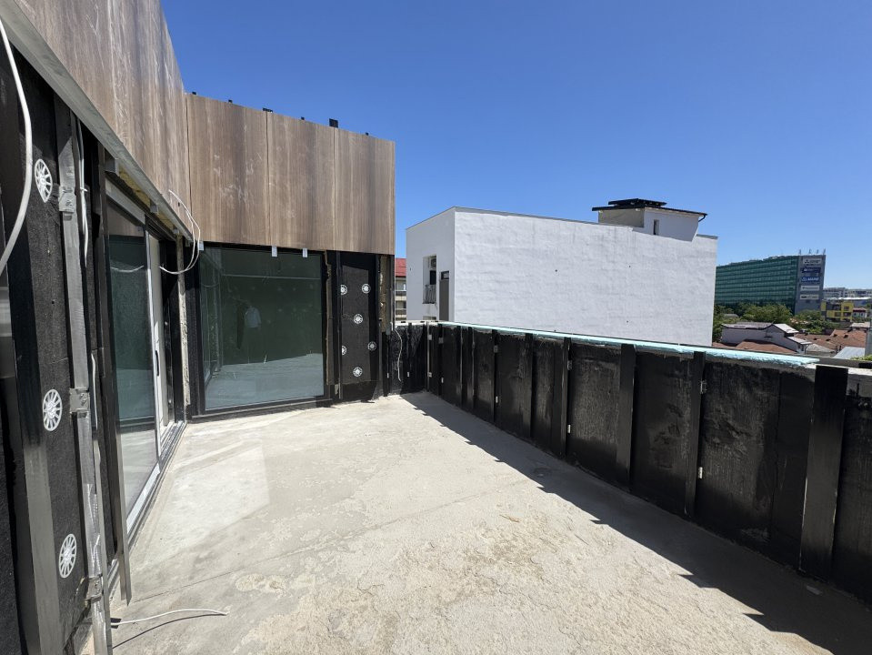 Duplex cu 3 camere de vanzare  Marriot  13 Septembrie