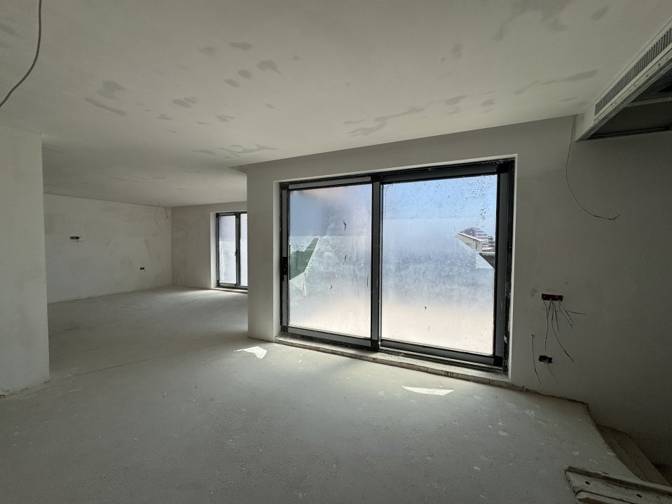 Duplex cu 3 camere de vanzare  Marriot  13 Septembrie