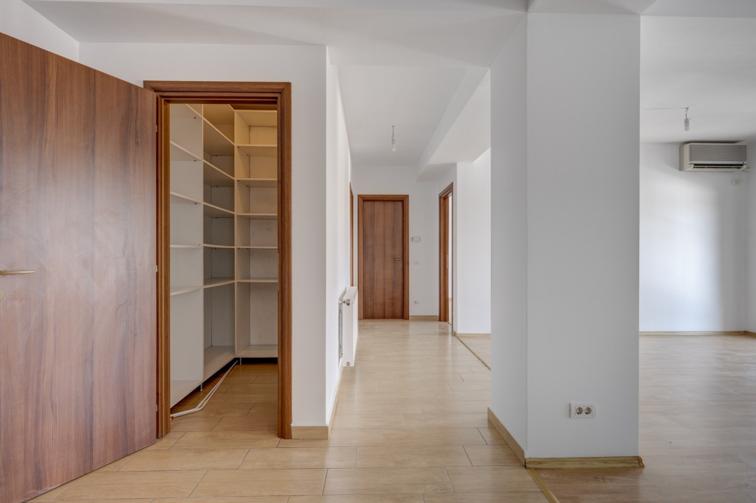 Vanzare apartament 3 camere cu priveliste panoramica superba 