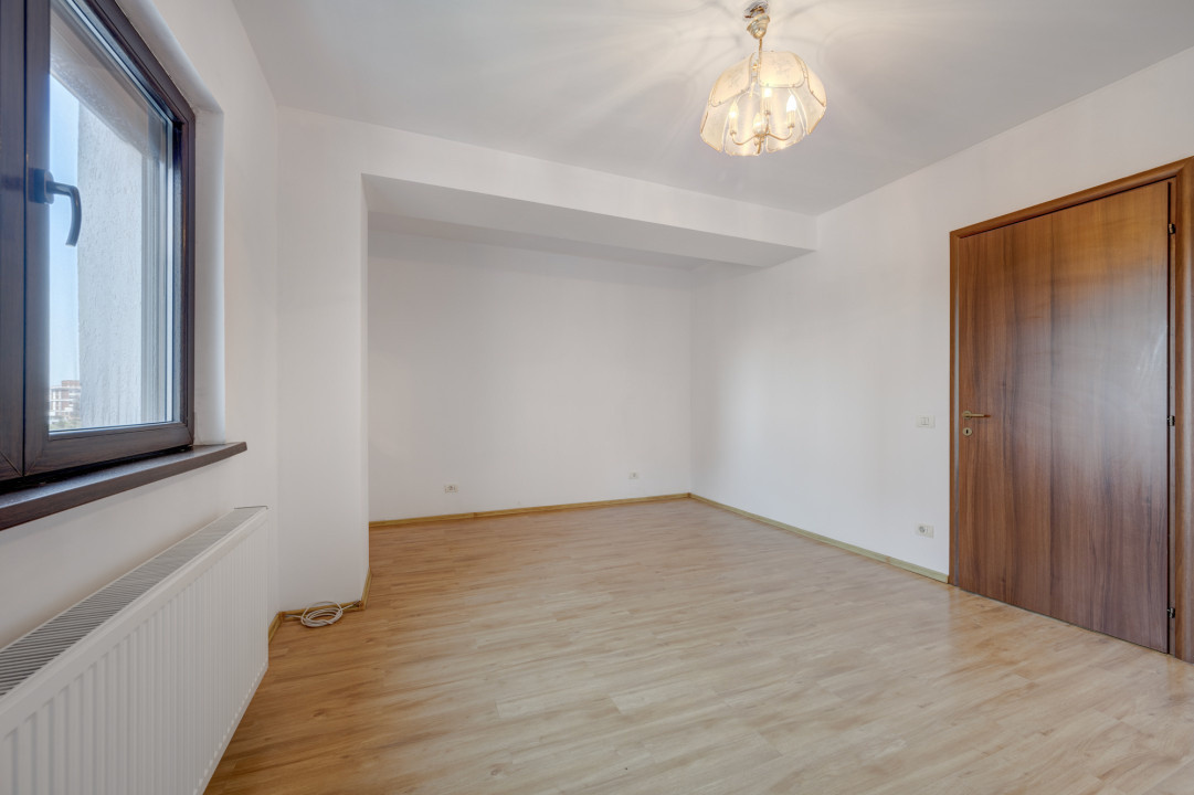 Vanzare apartament 3 camere cu priveliste panoramica superba 
