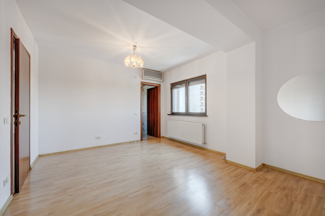 Vanzare apartament 3 camere cu priveliste panoramica superba 