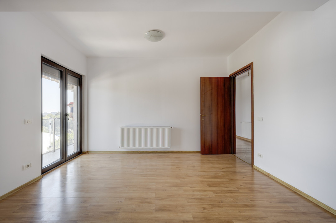 Vanzare apartament 3 camere cu priveliste panoramica superba 