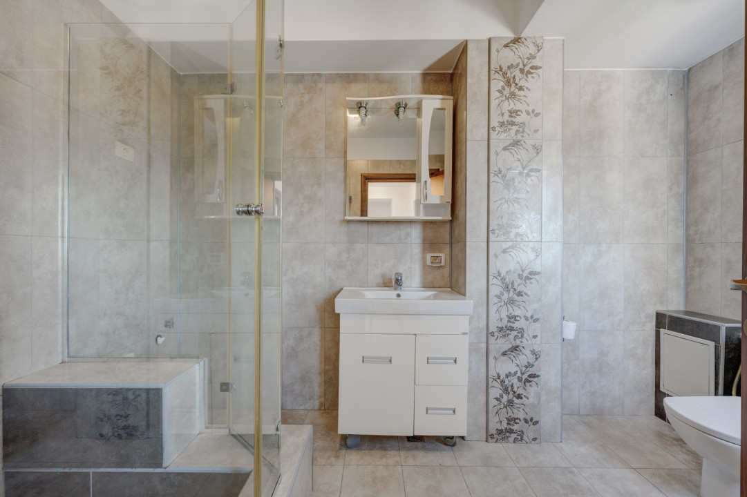 Vanzare apartament 3 camere cu priveliste panoramica superba 