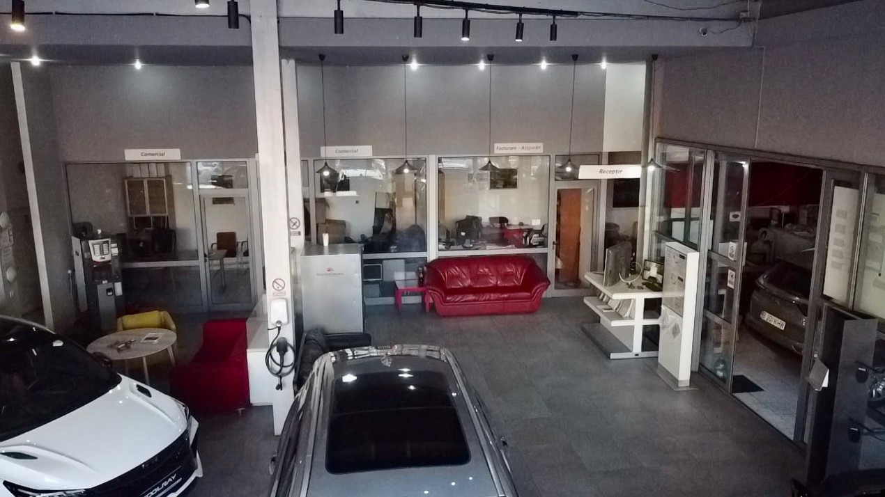 OPORTUNITATE Locatie imobiliara cu doua showroomuri functionale si ultradotate