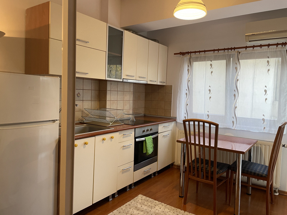 Apartament cu 2 camere de inchiriat in zona Marriott