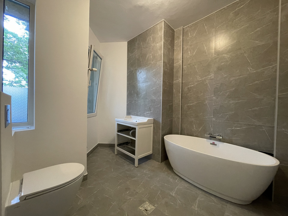 Inchiriere apartament 6 camere Clucerului