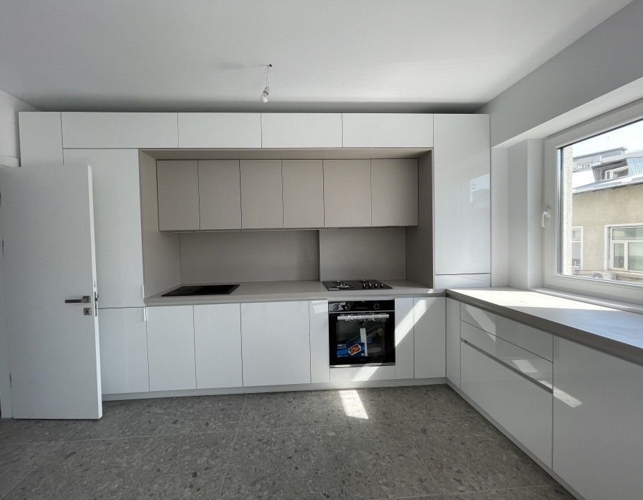 Apartament cu 4 camere pentru birouri sau rezidential zona Timpuri noi